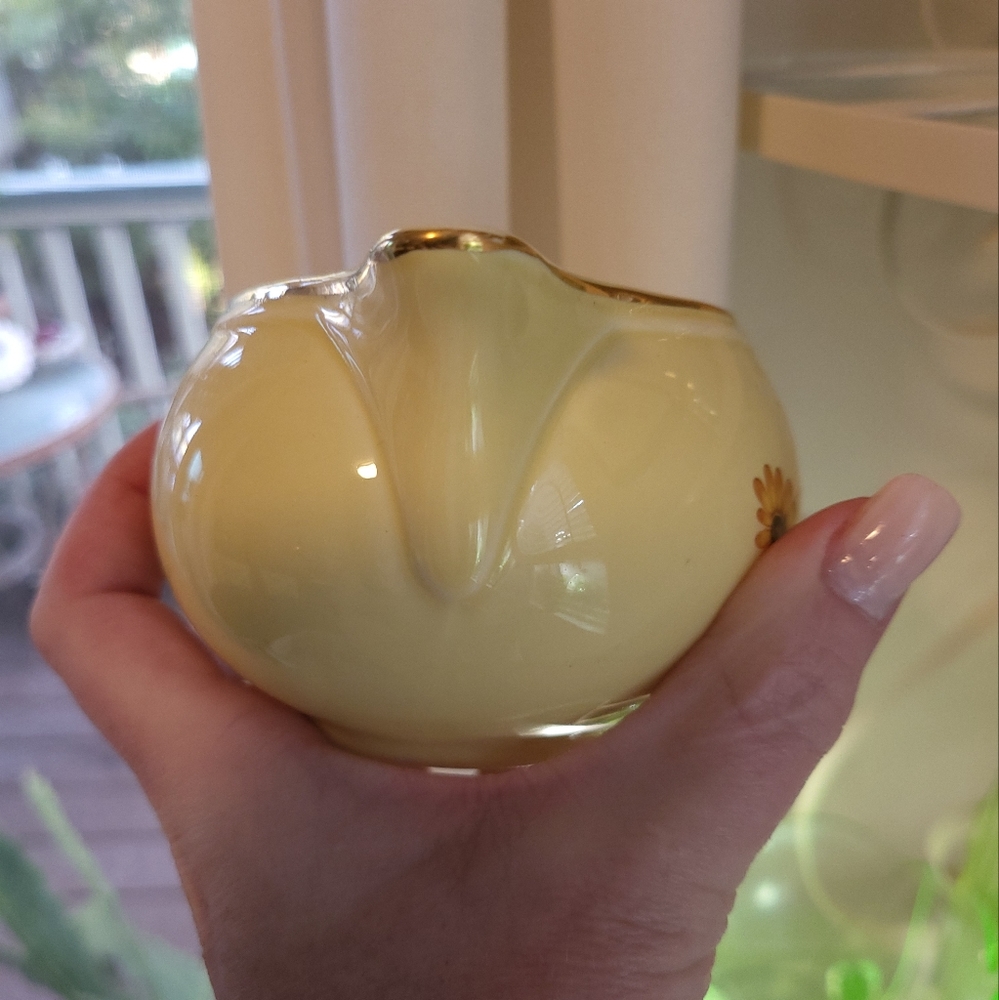 Vintage Sunflower Creamer - Picture 3 of 10